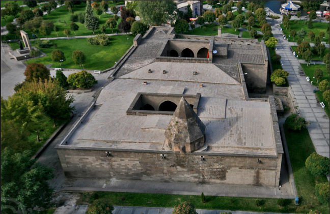 <p>Çifte Medrese(Şifaiye Gıyâsiye Medresesi)</p>
