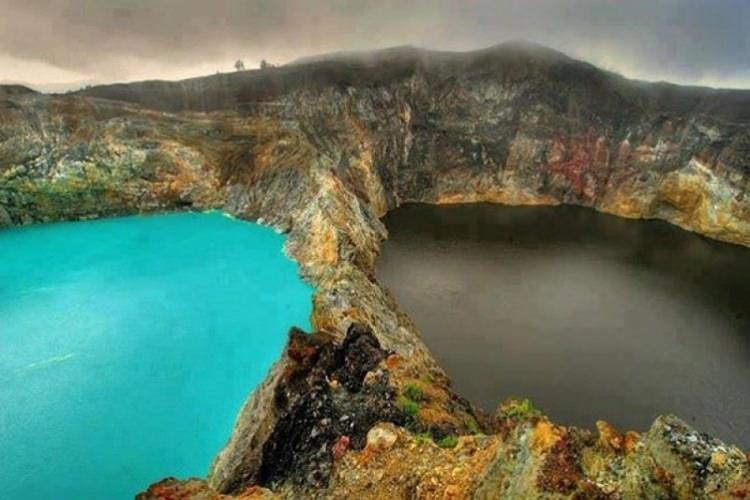 <p>Volkanik gaz aktivitesinin çok sık yaşanması gölde farklı mineraller oluşmasına ve gölün renginin değişmesine neden oluyor.</p>

<p> </p>
