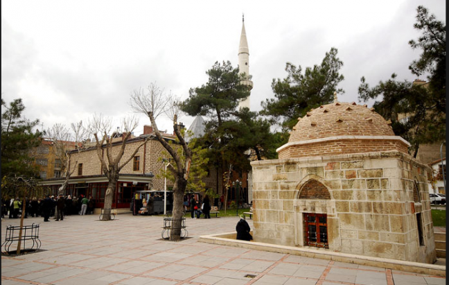 <p>Şemsi Tebrizi Camii ve Türbesi</p>
