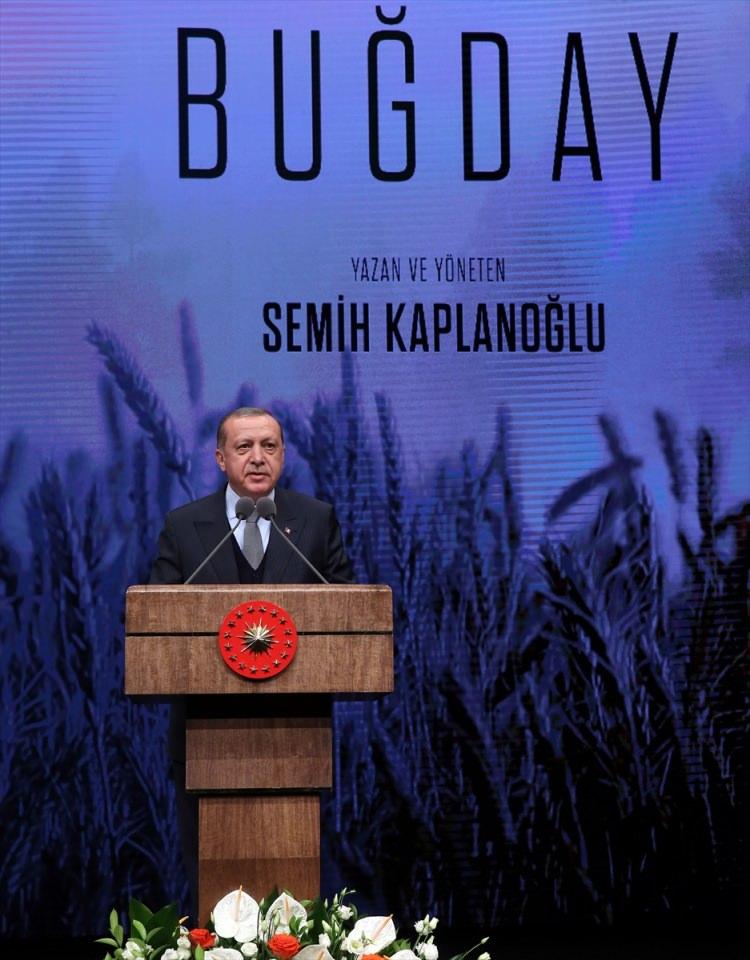 <p>Semih Kaplanoğlu'nun yönettiği Buğday filminin galasına Beştepe Millet Kültür ve Kongre Merkezi ev sahipliği yaptı.</p>
