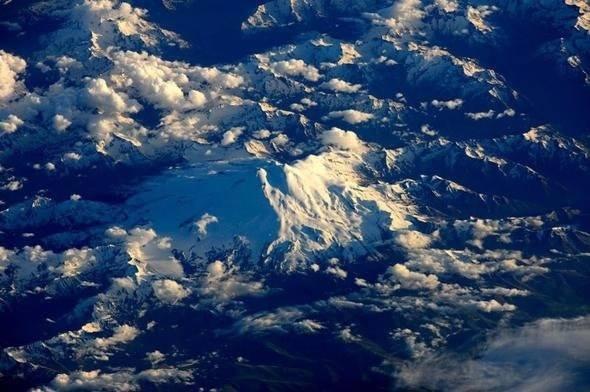 <p>Elbrus Dağı (Rusya'nın en yüksek dağı)</p>