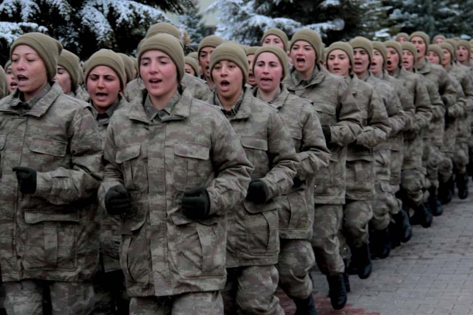 <p>O kan damarlarımızda olduğu sürece her meslek dalında olduğu gibi jandarmada da elimizden gelenin en iyisini yapacağız" ifadelerini kullandı. </p>
