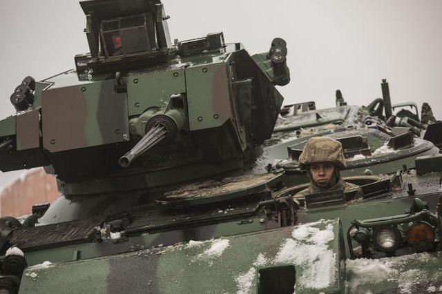 <p><strong>YAĞIZOYMAK TABURU, KRİTİK GÖREVDE</strong></p>
<p>Şırnak Yağızoymak 3'üncü Motorlu Piyade Tabur Komutanlığı'nda görev yapan askerler, bir yandan Gabar Dağı'ndaki teröristleri etkisiz hale getirmek için operasyonlarını aralıksız sürdürürken, bir yandan da Yağızoymak köyü sakinlerinin zorlu kış şartlarında yardımına koşuyor.</p>