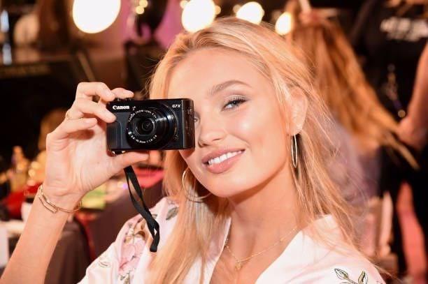 <p><strong>Romee Strijd</strong></p>
