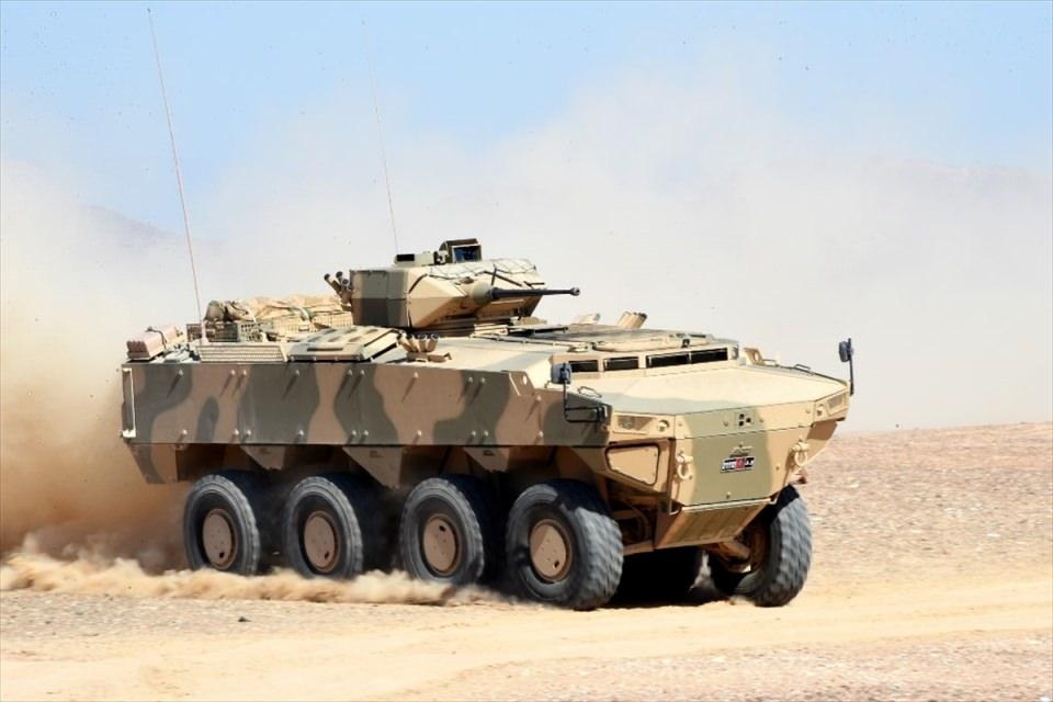 <p>Türk savunma sanayisinin önde gelen kara aracı üreticilerinden FNSS'nin, Umman için üretimini üstlendiği 8x8 tekerlekli zırhlı araç Pars, atışlı faaliyetleri başarıyla gerçekleştirdi.</p>

<p> </p>
