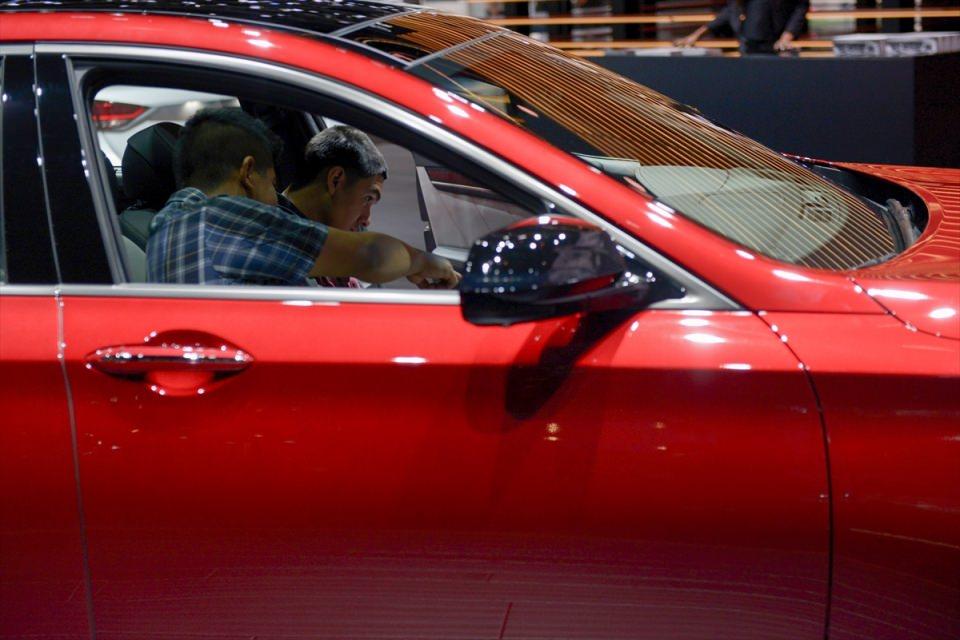 <p>Genesis G80</p>
