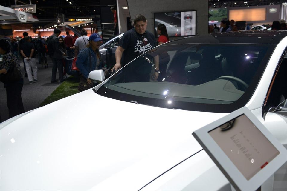 <p>Tesla Model S P100DL</p>
