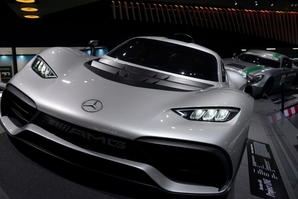 <p>Mercedes AMG GT 4</p>
