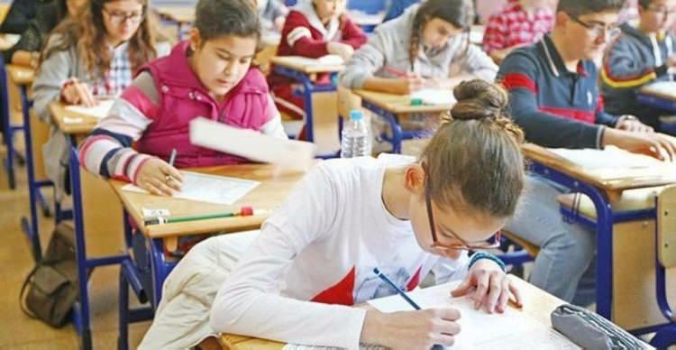 <p>Sınav tek oturumda olacak. (Henüz karar verilmedi ancak belki 10 dakika ara olacak) 90 soru 135 dakikada yanıtlanacak.</p>