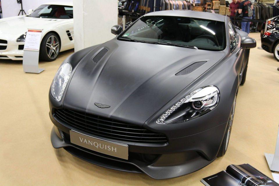 <p>Aston Martin Vanquish Coupé Q 2015.</p>

<p> </p>
