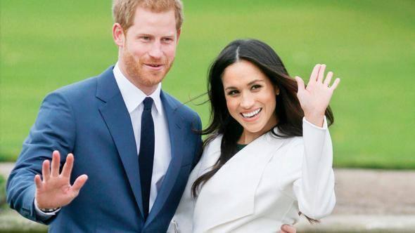 <p>Prens Harry ile Amerikalı oyuncu Meghan Markle, evlenceklerini sosyal medya hesaplarından cümle aleme duyurdu.</p>
