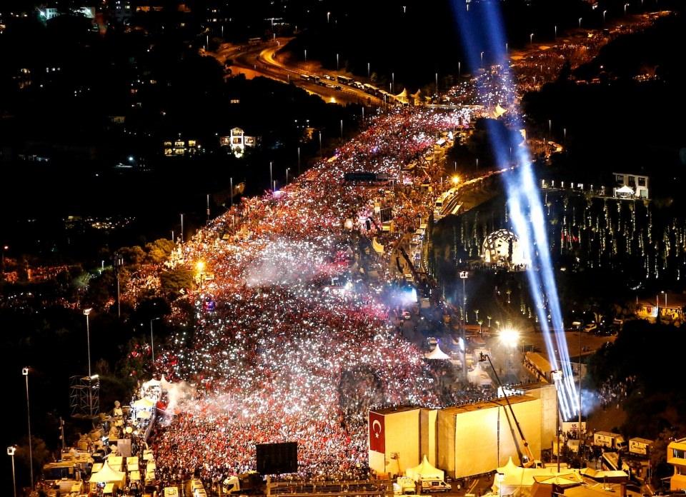 <p><strong>15 Temmuz Demokrasi ve Milli Birlik Günü</strong><br />
<br />
15 Temmuz Demokrasi ve Milli Birlik Günü Anma Töreni, 15 Temmuz Şehitler Köprüsü'nde yapıldı. </p>