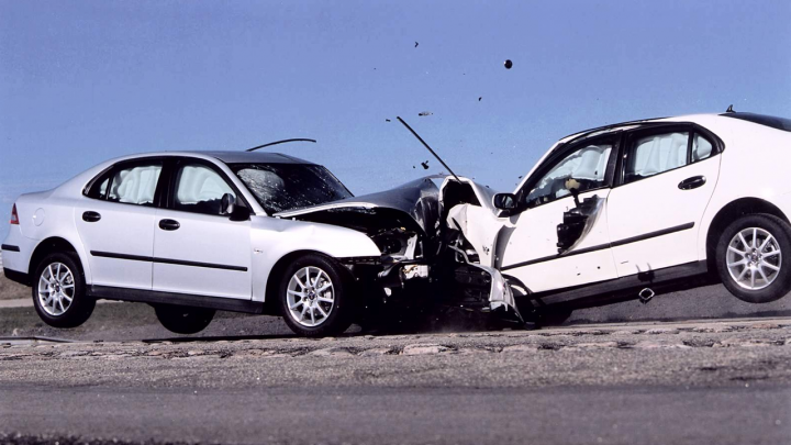 <p>Günümüzde gerçekleşen trafik kazalarının çoğunluğu insan hatalarından dolayı ortaya çıkar.</p>
