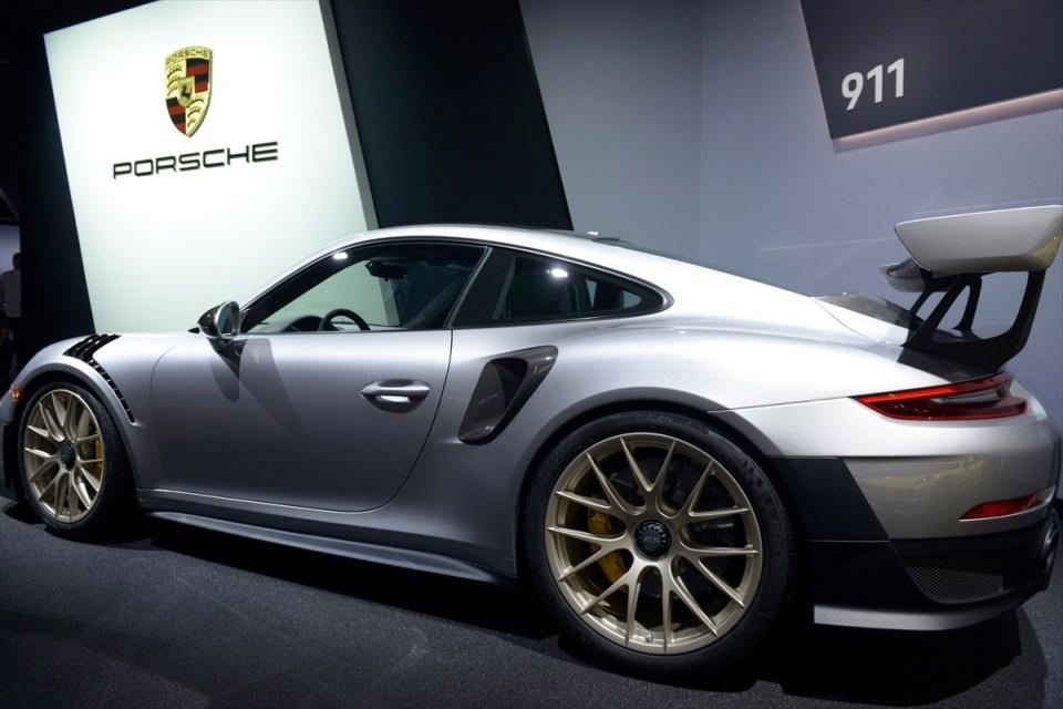 <p>Porsche 911 GT2 RS</p>
