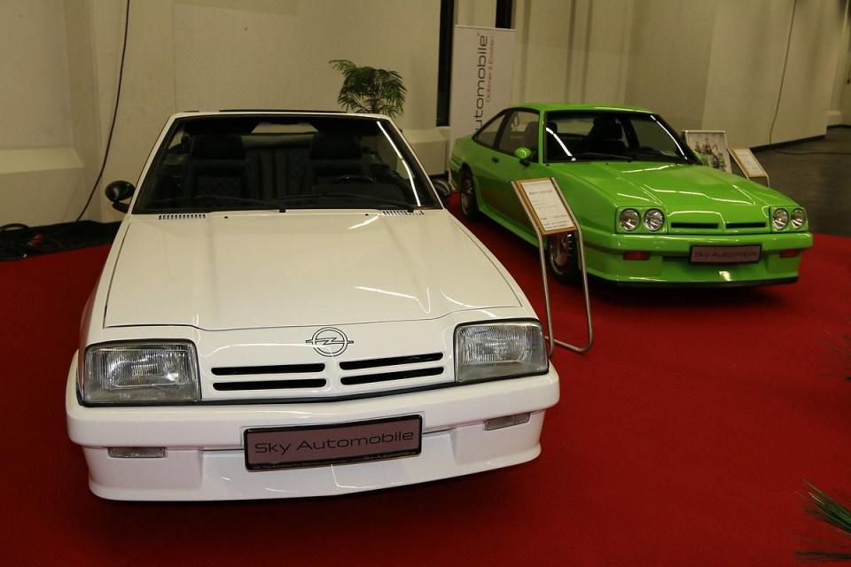 <p>Opel Manta Cabrio (solda), 1979 ve Opel Manta,1978.</p>
<p> </p>