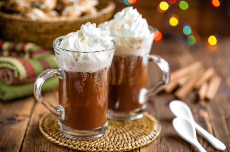 <p>Kış günlerinin en sevilen içeceklerinden sıcak çikolatayı kilo almadan tüketmek ister misiniz? </p>
