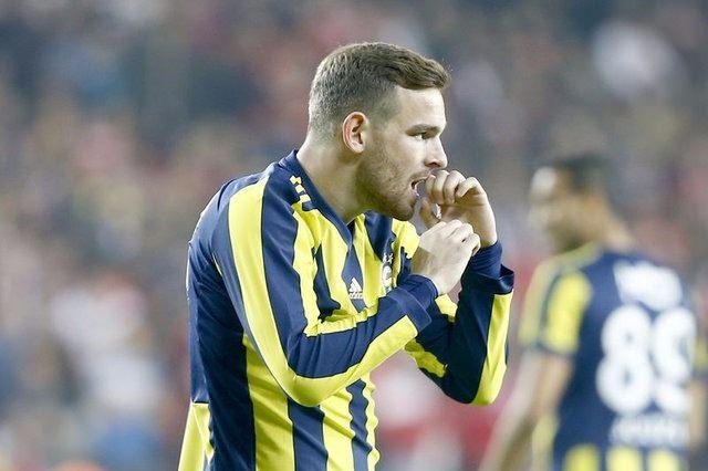 <p>Fenerbahçe'nin diğer golcüsü Janssen ise maçta gördüğü sarı kartla cezalı duruma düştü.</p>
