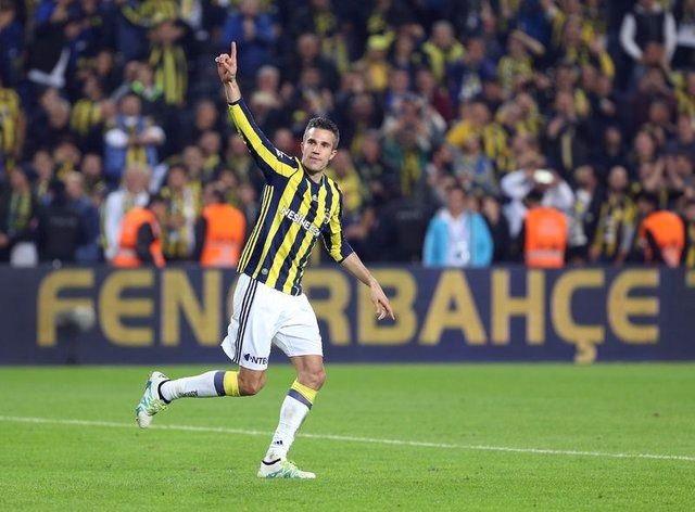 <p>Efsane geri dönüyor, Robin Van Persie Kasımpaşa maçında ilk 11'de.</p>
