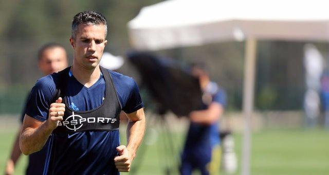 <p>Haftaya linç var. Van Persie ilk 11 de.</p>

