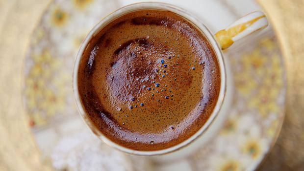 <p>Kahve tiryakilerinin vazgeçilmezi Türk kahvesinin farklı tariflerini hiç denediniz mi?</p>
