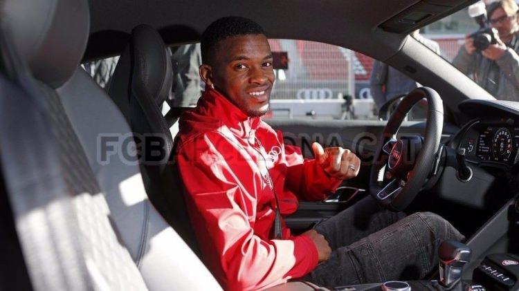 <p>NELSON SEMEDO</p>

<p>AUDI Q7 3.0 TDI E-TRON QUATTRO — Carrara White</p>
