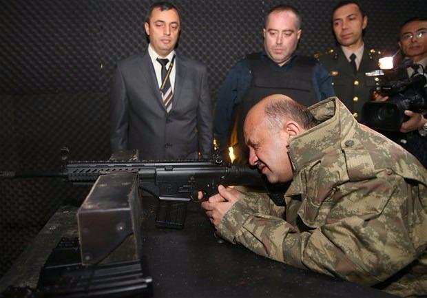 <p>Milli Piyade Tüfeği'nin projelerinin satılmasıyla ilgili adli sürecin devam ettiğini anımsatan Bakan Işık, "Artık bu noktada projeleri çalınan bir ülke, özellikle gıptayla izlenen bir ülke noktasındayız. Kim hainlik, yanlış yaparsa mutlaka bedelini ödeyecek ama bu olay Türk savunma sanayinin geldiği noktayı da gösteriyor." dedi.</p>
<p> </p>