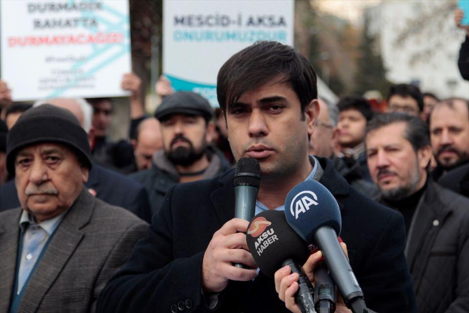 <p>Kahramanmaraş'ta Türkiye Gençlik Vakfı (TÜGVA) Kahramanmaraş Temsilciliği öncülüğünde 150 sivil toplum kuruluşu üyelerinin katılımıyla, ABD'nin Kudüs'ü İsrail'in başkenti ilan etmesi planı protesto edildi. TÜGVA İl Başkanı Ahmet Asım Demirdöğen, Ulu Cami Meydanı'ndaki protestoda grup adına konuşma yaptı.</p>

<p> </p>
