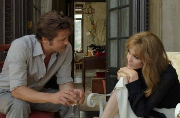 <p>Angelina Jolie, Brad Pitt ile oynadıkları son film olan By The Sea filminin ilişkilerini kurtarmasını umduğunu söyledi.</p>
