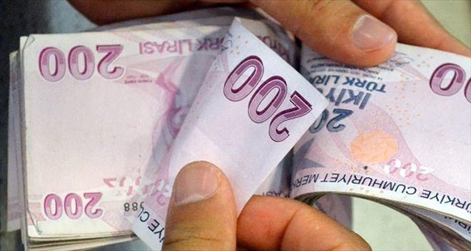 <p><strong>8 BAŞLIKTA GÜVEN MESAJI</strong></p>
<p>Başbakan Yardımcısı Şimşek, ekonomi ve bankalara duyulan güveni 2002'den bu yana süren büyük dönüşüm, gelişim örnekleriyle anlattı. Kredi büyümesinin ekonomiye etkilerine ilişkin soruları yanıtlayan Şimşek, Türk bankaları ve ekonomiye duyulan güveni 8 başlıkta sıraladı.</p>