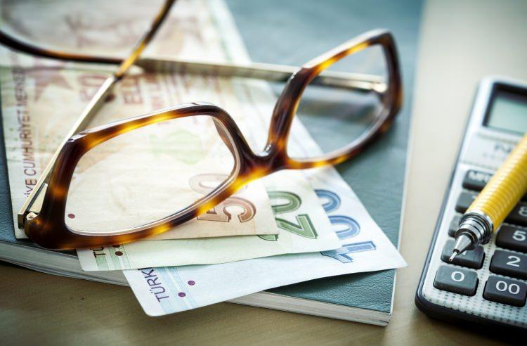 <p><strong>KGF İVME KAZANDIRDI</strong></p>

<p>KGF etkinleşmesiyle beraber kredi genişlemesi yılın ilk 9 ayında bir miktar ivmelendi. KGF aracılığıyla kullandırılan krediler çoğunlukla KOBİ'ler tarafından kullanılarak ihracat, istihdam, yatırım ve döviz kazandırıcı yurt içi üretken sektörlere yöneldi.</p>

<p> </p>

<p> </p>
