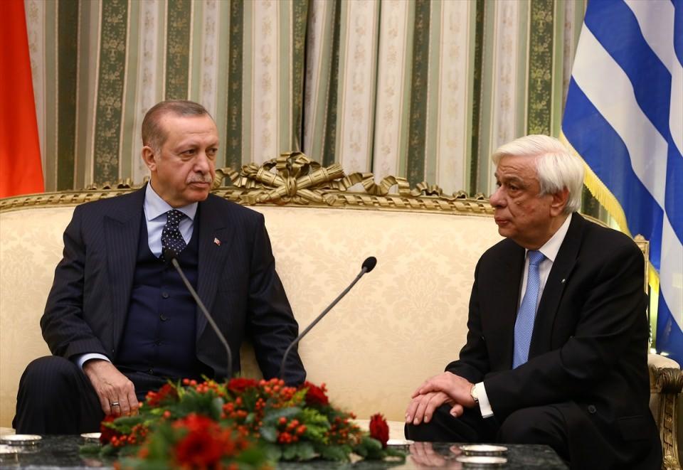 <p>Cumhurbaşkanlığı Sarayı'ndaki karşılama töreni sonrasında Erdoğan ve Pavlopoulos, baş başa görüştü.</p>
