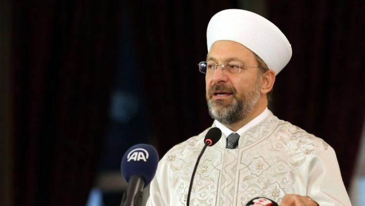 <p>Diyanet İşleri Başkanı Prof. Dr. Ali Erbaş, ABD'nin Kudüs'ü "İsrail'in başkenti" olarak tanımasına ilişkin, "İnsanlığı, kadim geleneği, uluslararası hukuku hiçe sayan pervasız bir anlayış, Kudüs'ü Filistin coğrafyasında haksız bir yaklaşımla İsrail'in başkenti yapma gayreti içerisindedir." dedi.</p>