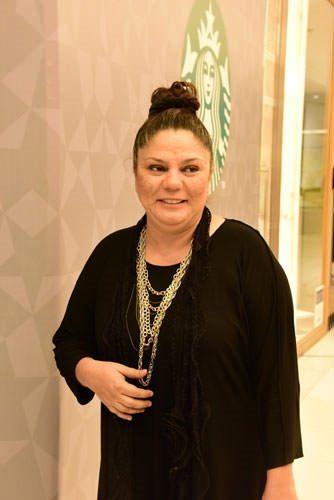 <p>İZEL - İZEL ÇELİKÖZ</p>

<p> </p>
