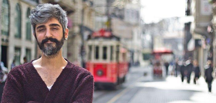 <p>Manuş Baba lakabıyla bilinen ve 'Dönersen ıslık çal' albümüyle ünlenen Mustafa Özkan, popüler şarkısı 'Eteği Belinde' şarkısının çalıntı olduğu iddiaları hakkında ilk kez konuştu. </p>
