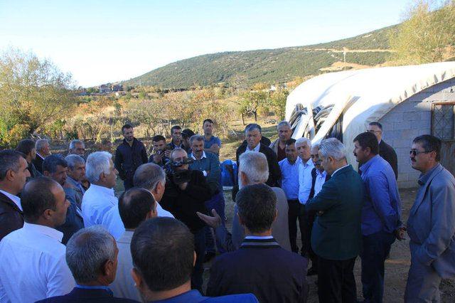 <div><strong>K&Uuml;LT&Uuml;R MANTARI &Uuml;RETİMİ, K&Ouml;YE YILDA 12 MİLYAR LİRA KAZANDIRIYOR</strong></div>

<div>&nbsp;</div>

<div>Sarıidris Beldesi'nde 2007 yılında 17 &uuml;reticiyle başlayan k&uuml;lt&uuml;r mantarcılığı &uuml;retimi, 2 bin 500 n&uuml;fuslu beldenin temel ge&ccedil;im kaynağı oldu. &Uuml;retici sayısının 200'e &ccedil;ıktığı beldede g&uuml;nl&uuml;k 8 ton mantar &uuml;retiliyor.&nbsp;</div>
