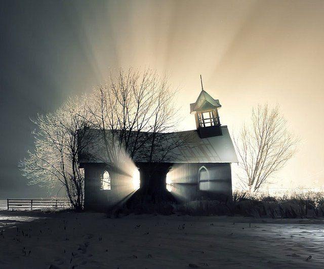 <p>Kanada'da terk edilmiş kilise</p>

<p> </p>

<p> </p>
