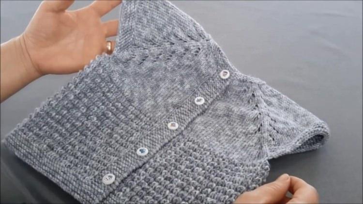 <p>Şimdilerde çok satılan örgü bebek yelek ve hırkaları...</p>