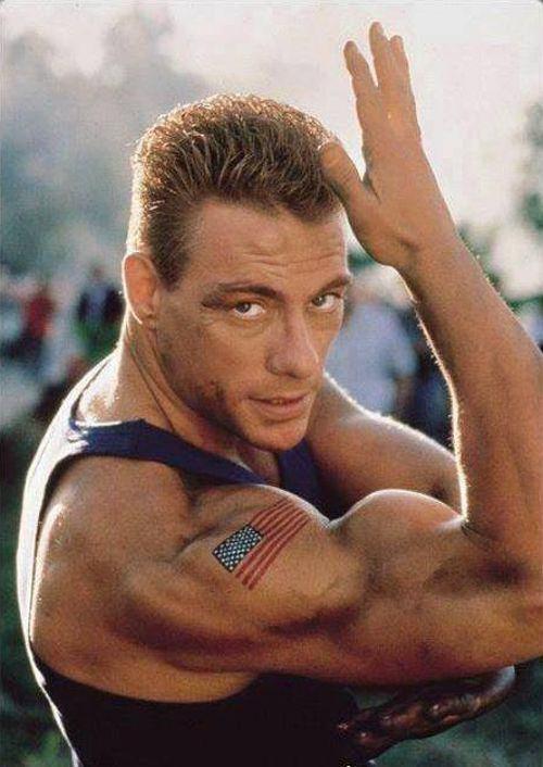 <p>Dünyaca ünlü oyuncu Jean-Claude Van Damme, Türkiye'de yaşam ve spor merkezi zinciri açacak.</p>
