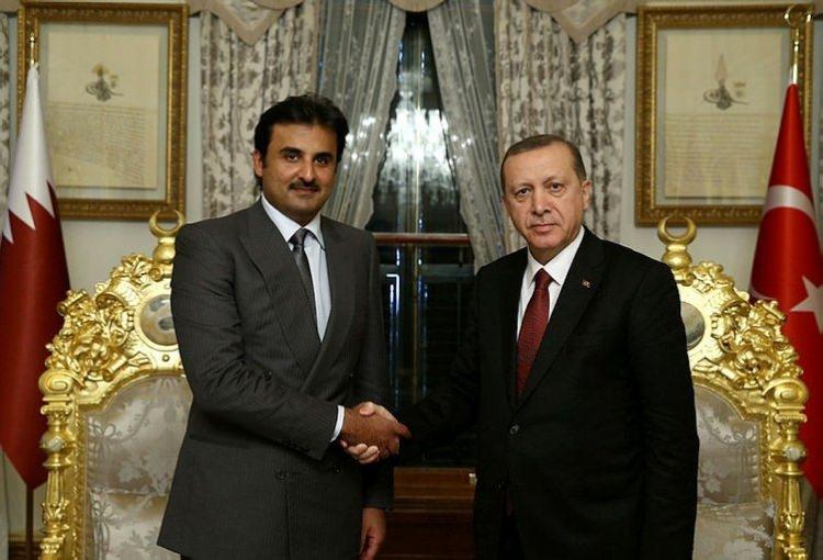<p>Katar Emiri Şeyh Temim bin Hamad Al Sani, İslam İşbirliği Teşkilatı (İİT) Olağanüstü Zirvesi'ne katılmak üzere özel uçakla İstanbul'a geldi.</p>
