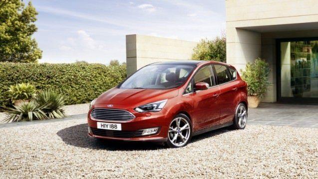 <p>Ford, yılın son ayında tüm binek ve ticari modellerinde "Her Şey Dahil Finans Paketi" kapsamında FKasko veya bakım paketi satın alınması durumunda 44 bin lira 20 ay yüzde sıfır faiz kampanyasını müşterileriyle buluşturuyor. Paketten yararlanmayan müşteriler içinse 40 bin lira 20 ay yüzde sıfır faizli kredi desteği sunuluyor.</p>
<p>Ayrıca, Ford C-MAX ve Mondeo modelleri için tavsiye edilen anahtar teslim fiyatı üzerinden 7 bin lira takas desteği, Focus ST Line modelinde ise tavsiye edilen perakende satış fiyatı üzerinden yüzde 4 indirim aralık ayı boyunca devam ediyor.</p>