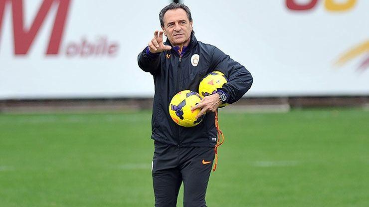 <p><strong>CESARE PRANDELLİ (2014)</strong></p>

<p>Mancini'nin gitmesinin ardından başkan Ünal Aysal, takıma yine bir İtalyan teknik adam olan Cesare Prandelli'yi getirdi. Roma, Fiorentina ve İtalya Milli Takımı'nı çalıştıran Prandelli'nin Galatasaray macerası kısa sürdü. Ligde alınan Trabzonspor yenilgisinin ardından Şampiyonlar Ligi'nde de Anderlecht maçından mağlubiyetle ayrılmasının ardından topun ağzına gelmiş ve yeni başkan Duygun Yarsuvat ve yönetim kurulunun verdiği kararla Prandelli'yle yollar ayrılmıştı.</p>
