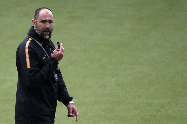 <p>- Avrupa'yı titreten Galatasaray'dan Malatya'da titreyen Galatasaray'a. En güzel duyguların katilisin Dursun Özbek ve İgor Tudor.</p>