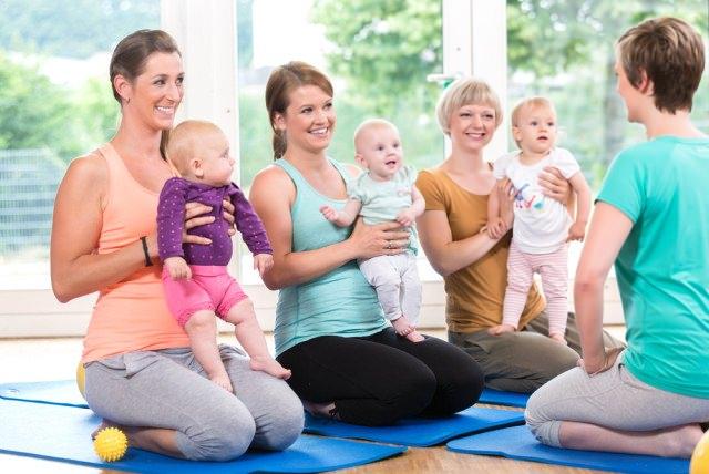 <p>Yapılan araştırmalar, kadınların doğum sonrasında yaptıkları egzersiz hareketlerinin fiziksel ve ruhsal açıdan fayda sağladığını gösteriyor.</p>
