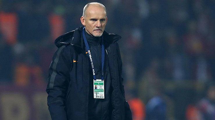 <p><strong>BONUS: CLAUDIO TAFFAREL</strong></p>

<p>Galatasaray'a Fatih Terim'le birlikte geldi. İmparatorla yollar ayrılsa da takımda kaldı. sırasıyla Mancini, Prandelli, Hamza Hamzaoğlu, Mustafa Denizli ve Riekerink'le çalıştı. Daha sonra Brezilya'dan milli takım kaleci antrenörlüğü teklifi alınca ülkesinin yolunu tuttu.</p>
