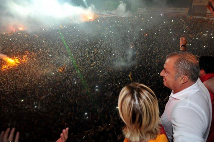 <p>Galatasaray'da 4. Fatih Terim döneminin başlamasının ardından sarı-kırmızılılarda yapılacak transferler de merakla beklenmeye başlandı. Listede flaş adaylar var. </p>
