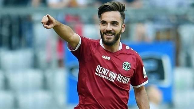 <p>Kenan Karaman (Hannover)</p>
<p>Türkiye'ye gelmeye sıcak bakan Kenan, Galatasaray'ın teklif götürmesi halinde devre arasında Florya'dan içeri girebilir.</p>