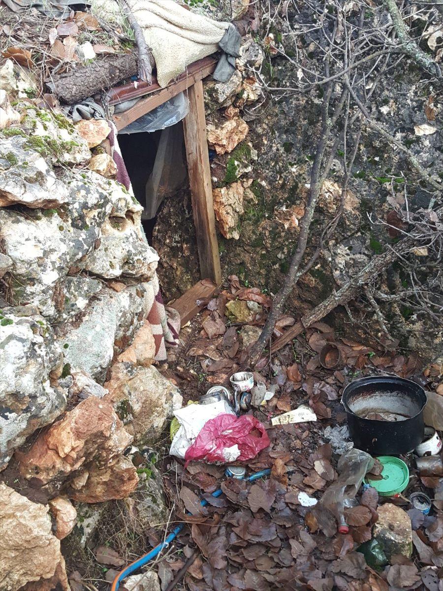 <p>Valilikten yapılan açıklamaya göre, Lice, Kulp, Silvan, Hazro ve Kocaköy ilçeleri mülki sınırları içerisinde 20 Aralık saat 18.00'de başlayan "Bayrak-72 Şehit Jandarma Uzman Çavuş Mehmet Arıyeşil-2 Operasyonu" dün saat 22.00 başarıyla tamamlandı.</p>

<p> </p>

