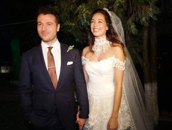 <p>Azra Akın ve Atakan Koru</p>

<p> </p>
