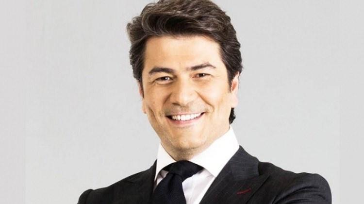 <p><strong>VATAN ŞAŞMAZ</strong></p>

<p>Sunucu Vatan Şaşmaz, 27 Ağustos^ta Beşiktaş'taki Conrad Otel'de eski manken Filiz Aker tarafından 4 kurşunla sırtından vurularak öldürüldü.</p>
