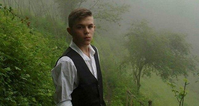 <p><strong>EREN BÜLBÜL</strong></p>

<p>16 yaşındaki Eren Bülbül, ihbar ettiği PKK'lı teröristler tarafından çıkarılan çatışmada 11 Ağustos'ta Maçka'da şehit edildi.</p>

